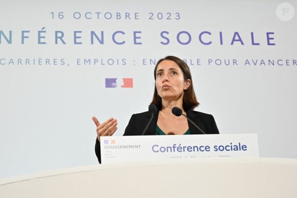 Sophie Binet, Secrétaire générale de la CGT - E.Borne, Première ministre, prononce le discours d'ouverture de la conférence sociale sur les dynamiques de parcours et de rémunération au Conseil économique, social et environnemental (Cese) à Paris, le 16 octobre 2023. © Tomas Stevens / Pool / Bestimage 