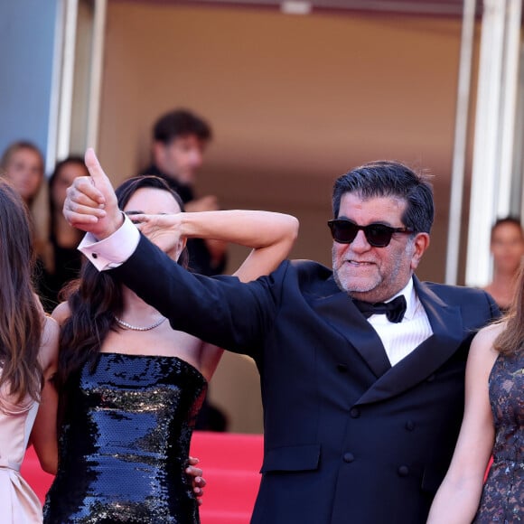 Mallory Wanecque, Élodie Bouchez, Alain Attal, Audrey Diwan, Gilles Lellouche - Montée des marches du film " L'amour ouf " lors du 77ème Festival International du Film de Cannes, au Palais des Festivals à Cannes. Le 23 mai 2024 © Jacovides-Moreau / Bestimage 