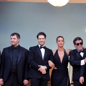 Anthony Bajon, Karim Leklou, François Civil, Adèle Exarchopoulos, Alain Attal, Gilles Lellouche, Élodie Bouchez, Mallory Wanecque, Malik Frikah, Hugo Sélignac - Montée des marches du film " L'amour ouf " lors du 77ème Festival International du Film de Cannes, au Palais des Festivals à Cannes. Le 23 mai 2024 © Jacovides-Moreau / Bestimage 