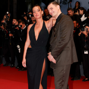 Adèle Exarchopoulos, Raphaël Quenard - Descente des marches du film " L'amour ouf " lors du 77ème Festival International du Film de Cannes, au Palais des Festivals à Cannes. Le 23 mai 2024 © Jacovides-Moreau / Bestimage 