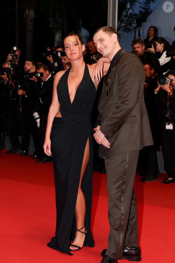 Adèle Exarchopoulos, Raphaël Quenard - Descente des marches du film " L'amour ouf " lors du 77ème Festival International du Film de Cannes, au Palais des Festivals à Cannes. Le 23 mai 2024 © Jacovides-Moreau / Bestimage 