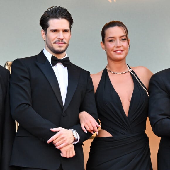 François Civil, Adèle Exarchopoulos - Montée des marches du film " L'amour ouf " lors du 77ème Festival International du Film de Cannes, au Palais des Festivals à Cannes. Le 23 mai 2024 © Bruno Bebert / Bestimage 