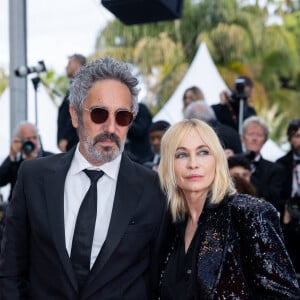 Frédéric Chaudier et sa femme Emmanuelle Béart - Montée des marches du film " La plus précieuse des marchandises " lors du 77ème Festival International du Film de Cannes, au Palais des Festivals à Cannes. Le 24 mai 2024 © Olivier Borde / Bestimage 