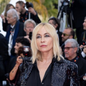 Emmanuelle Béart - Montée des marches du film " La plus précieuse des marchandises " lors du 77ème Festival International du Film de Cannes, au Palais des Festivals à Cannes. Le 24 mai 2024 © Olivier Borde / Bestimage 