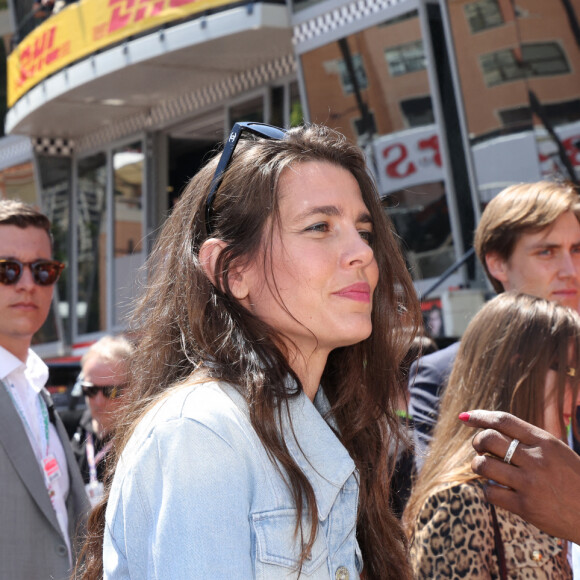 Khadja Nin, Jacky Ickx, Tatiana Santo Domingo et Charlotte Casiraghi lors des qualifications du 81ème Grand Prix de Formule 1 (F1) de Monaco, le 25 mai 2024. © Claudia Albuquerque/Bestimage 