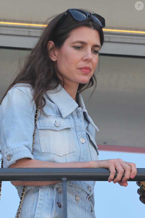 Charlotte Casiraghi lors des qualifications du 81ème Grand Prix de Formule 1 (F1) de Monaco, le 25 mai 2024. © Claudia Albuquerque/Bestimage