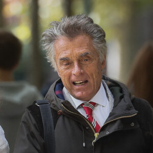 Semi-exclusif - Gérard Holtz - Arrivées de l'émission "Vivement Dimanche" présentée par M. Drucker et qui sera diffusée le 03 septembre 2023 sur France 3 au Studio Gabriel à Paris, France, le 28 août 2023. © Christophe Clovis / Bestimage