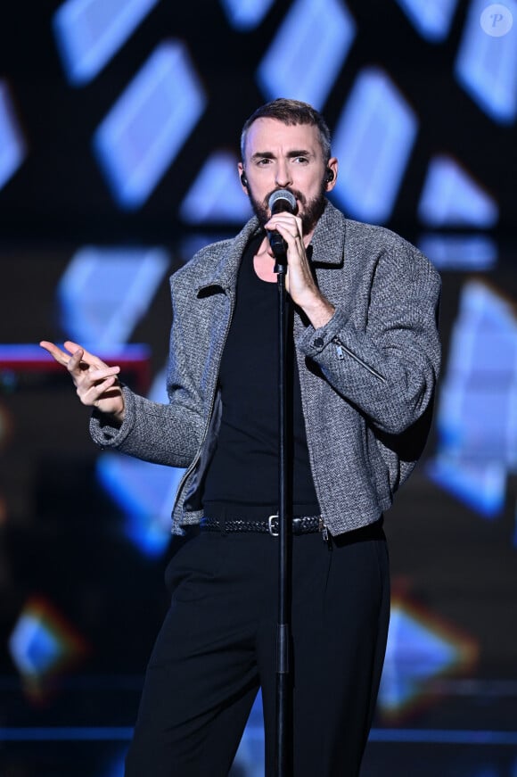 Exclusif - No Web - No Tabloids - Christophe Willem - Enregistrement de la 2ème partie de soirée de l'émission "La chanson secrète N°12", présentée par N.Aliagas et diffusée le 1er décembre sur TF1 © Guillaume Gaffiot-Cyril Moreau / Bestimage