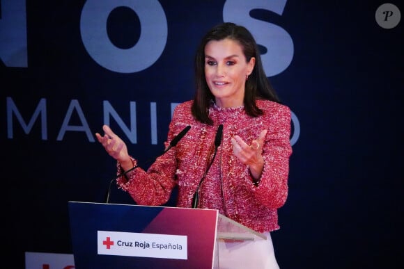 L'auteur de ce livre est toutefois un homme controversé, qui ne porte pas Letizia d'Espagne dans son coeur depuis toujours
La reine Letizia d'Espagne assiste à la commémoration de la Journée mondiale de la Croix-Rouge et du Croissant-Rouge à Oviedo, Espagne, le 14 mai 2024. © Xuan Cueto/Europa Press/Bestimage