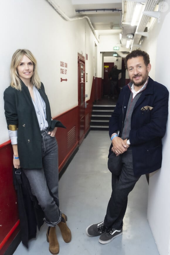 Exclusif - Dany Boon avec sa compagne Laurence Arné - Backstage du concert du chanteur et pianiste américano-canadien Rufus Wainwrigh au Grand Rex à Paris en pleine tournée européenne pour son nouvel album "Unfollow the Rules" le 30 mars 2022. © Jack Tribeca / Bestimage