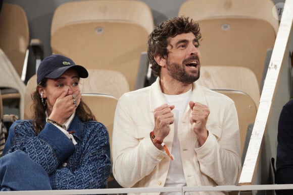 Les deux stars de la série ici tout commence ont été aperçus ensemble au tournoi du Grand Chelem
 
Julie Sassoust, Agustin Galiana dans les tribunes des Internationaux de France de tennis de Roland Garros 2024 à Paris, France, le 30 mai 2024. © Jacovides-Moreau/bestimage