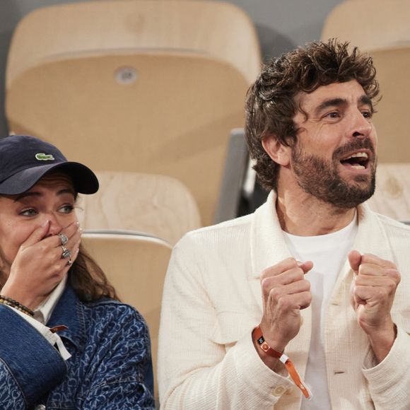 Les deux stars de la série ici tout commence ont été aperçus ensemble au tournoi du Grand Chelem
 
Julie Sassoust, Agustin Galiana dans les tribunes des Internationaux de France de tennis de Roland Garros 2024 à Paris, France, le 30 mai 2024. © Jacovides-Moreau/bestimage