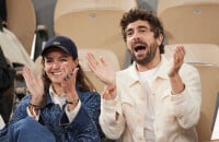 PHOTOS Agustin Galiana et Julie Sassoust : le couple d'Ici tout commence très proche et hilare à Roland Garros