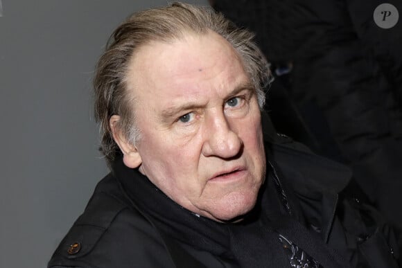 Info - Gérard Depardieu, sur décision de justice, se verra restituer les rushes du reportage le concernant diffusé dans l'émission "Complément d'enquête" - Info - La garde à vue pour agressions sexuelles de Gérard Depardieu est terminée une convocation lui a été remise pour passer au tribunal correctionnel en octobre 2024 - Gérard Depardieu - Salon du livre à la porte de Versailles à Paris le 18 mars 2018. © Cédric Perrin/Bestimage  Book Fair at the Porte de Versailles in Paris on March 18, 2018. 