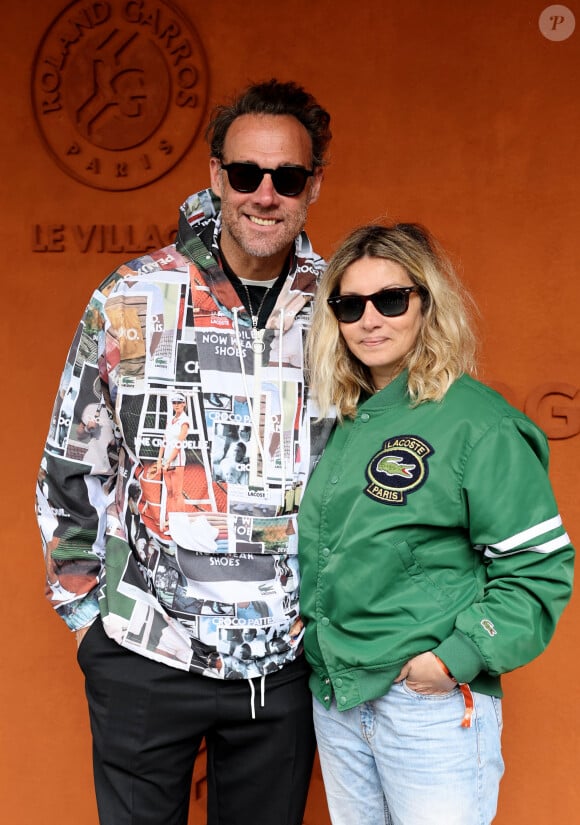 Ludovic Deroin et Coralie Clément - Les célébrités au village lors des Internationaux de France de tennis de Roland Garros 2024 à Paris (20 mai - 9 juin 2024), le 31 mai 2024. © Jacovides / Moreau / Bestimage 