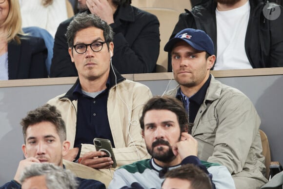 Mathieu Gallet et un ami dans les tribunes des Internationaux de France de tennis de Roland Garros 2024 à Paris, France, le 31 mai 2024. © Jacovides-Moreau/bestimage 