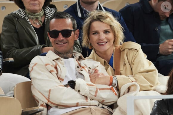 Amaury Imbert et sa compagne France Pierron dans les tribunes des Internationaux de France de tennis de Roland Garros 2024 à Paris, France, le 31 mai 2024. © Jacovides-Moreau/bestimage 