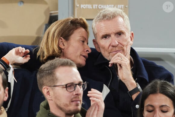 Le couple était tendre en tribunes
Denis Brogniart et sa femme Hortense dans les tribunes des Internationaux de France de tennis de Roland Garros 2024 à Paris, France, le 31 mai 2024. © Jacovides-Moreau/bestimage 