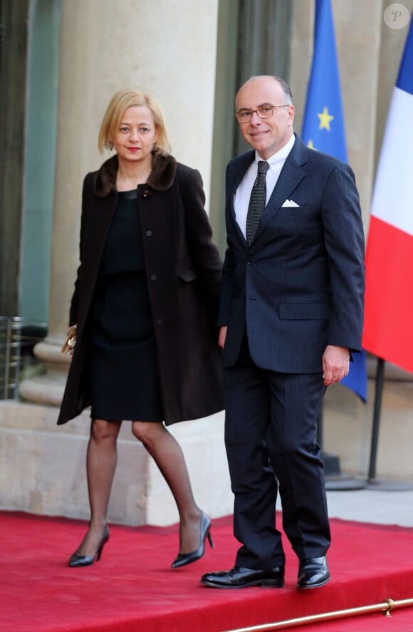 L'éditrice est morte dimanche 2 juin 2024 des suites d'une longue maladie, selon le site actu.fr
Bernard Cazeneuve et sa femme Véronique - Dîner d'Etat au Palais de l'Elysée en l'honneur du président Tunisien Béji Caïd Essebsi à Paris le 7 avril 2015. 