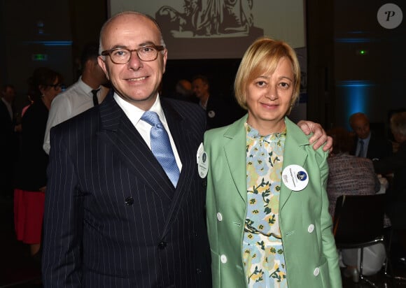 Exclusif - Bernard Cazeneuve et sa femme Véronique lors de la remise du Prix Dermagne 2018 pour le rayonnement français à la société Unifrance, par La Société d'Encouragement Pour l'Industrie Nationale, à l'Hôtel de l'Industrie à Paris, le 14 juin 2018. © Veeren-CVS/Bestimage 