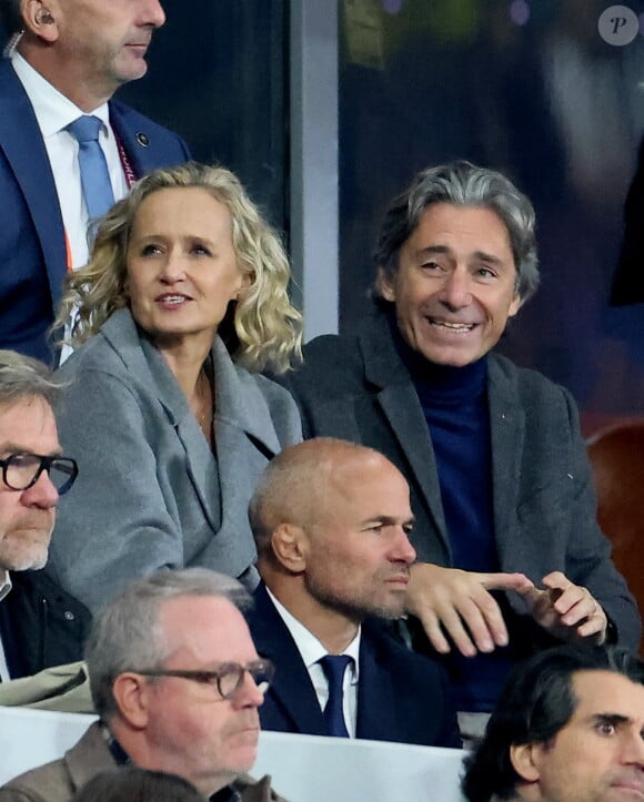 Et pour leur tribu, le couple a trouvé une petite pépite immobilière. 
Laurent Solly (Président de Facebook France) et sa femme Caroline Roux - People des les tribunes de la coupe du Monde de Rugby France 2023 - Match de quart de finale "France-Afrique du Sud (28-29)" au Stade de France à Saint-Denis 15 octobre 2023. © Moreau-Jacovides/Bestimage