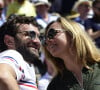 Il s'agit lui aussi d'un comédien.
Amélie Etasse et son compagnon Clement Sejourné dans les tribunes lors des internationaux de tennis de Roland Garros à Paris, France, le 1er juin 2019. © Jean-Baptiste Autissier/Panoramic/Bestimage 