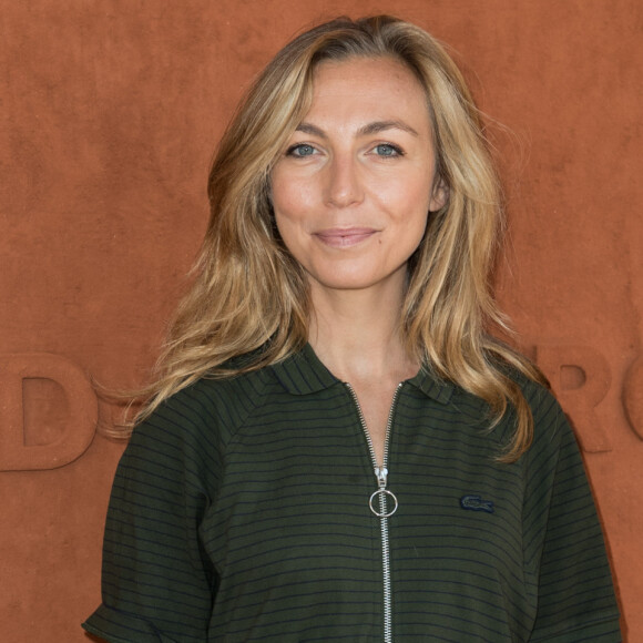 L'occasion de s'intéresser à l'actrice.
Amélie Etasse au village lors des internationaux de tennis de Roland Garros à Paris, France, le 1 juin 2019. © Jacovides-Moreau/Bestimage 