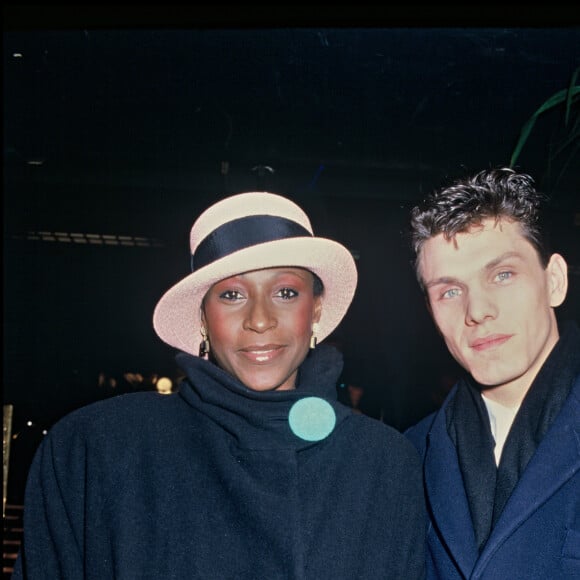 Marc Lavoine s'est marié trois fois. Sa première épouse, aujourd'hui décédée, était la mannequin Denise Pascale.
Marc Lavoine et sa femme Denise Pascale en 1985.