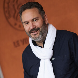 Bruce Toussaint s'est offert une pause sportive
Bruce Toussaint - Les célébrités au village lors des Internationaux de France de tennis de Roland Garros à Paris. © Jacovides-Moreau/Bestimage 