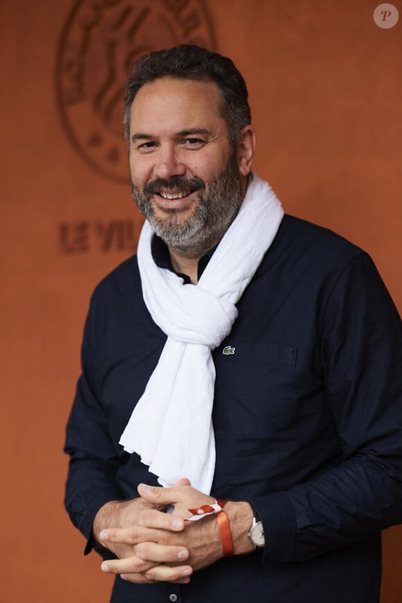 Bruce Toussaint - Les célébrités au village lors des Internationaux de France de tennis de Roland Garros 2024 à Paris. Le 5 juin 2024. © Jacovides-Moreau/Bestimage 