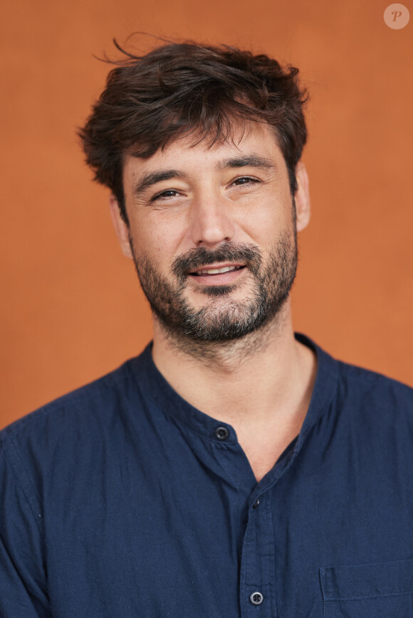 Jérémy Frérot - Les célébrités au village lors des Internationaux de France de tennis de Roland Garros 2024 à Paris. Le 5 juin 2024. © Jacovides-Moreau/Bestimage 