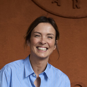 Isabelle Ithurburu - Les célébrités au village lors des Internationaux de France de tennis de Roland Garros 2024 à Paris. Le 5 juin 2024. © Jacovides-Moreau/Bestimage 