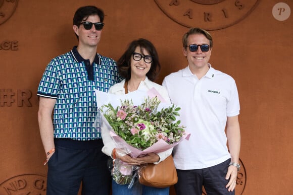 Zabou Breitman - Les célébrités au village lors des Internationaux de France de tennis de Roland Garros 2024 à Paris. Le 5 juin 2024. © Jacovides-Moreau/Bestimage 