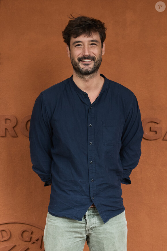 Jérémy Frérot - Les célébrités au village lors des Internationaux de France de tennis de Roland Garros 2024 à Paris. Le 5 juin 2024. © Jacovides-Moreau/Bestimage 