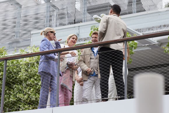 Alice Taglioni et son compagnon Laurent Delahousse - Les célébrités au village lors des Internationaux de France de tennis de Roland Garros 2024 à Paris. Le 5 juin 2024. © Jacovides-Moreau/Bestimage 