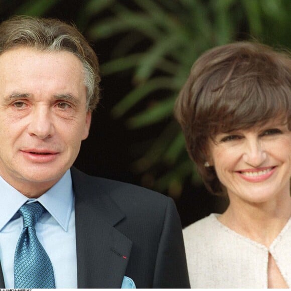 Depuis le 11 octobre 1999.
Archives : Michel Sardou et Anne-Marie Périer