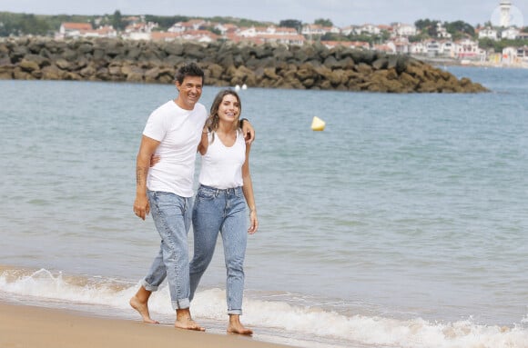 Exclusif - Rendez-vous avec Jean-Pascal Lacoste (habillé par American Vintage) et sa fiancée Delphine, soeur de l'ancienne Miss France S.Tellier, à Saint-Jean-de-Luz. Le 10 juillet 2020 © Patrick Bernard / Bestimage 