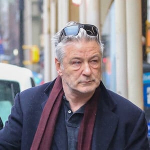 Alec Baldwin est accusé d'homicide involontaire depuis le terrible accident qui a coûté la vie d'une personne sur le tournage du film "Rust"
Alec Baldwin