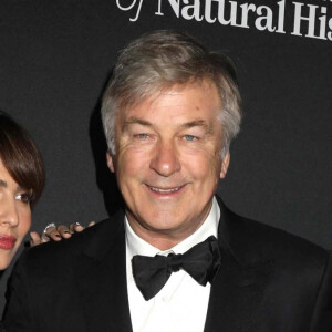 Cette dernière accuse l'acteur de vouloir influencer le jury avec ce nouveau programme lors de son procès
Hilaria Baldwin et Alec Baldwin