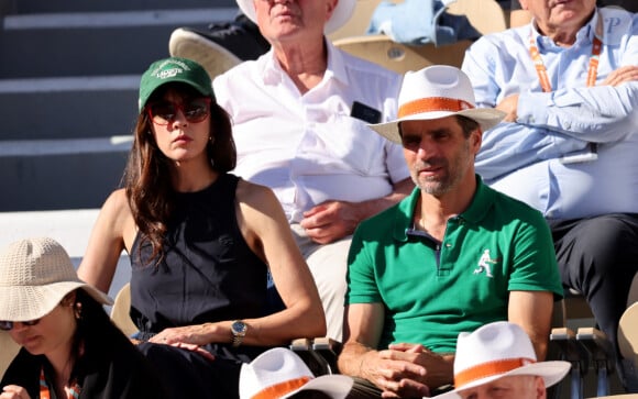 Nolwenn Leroy et son compagnon Arnaud Clément - Célébrités dans les tribunes des Internationaux de France de tennis de Roland Garros 2024 à Paris le 7 juin 2024. © Jacovides-Moreau/Bestimage 