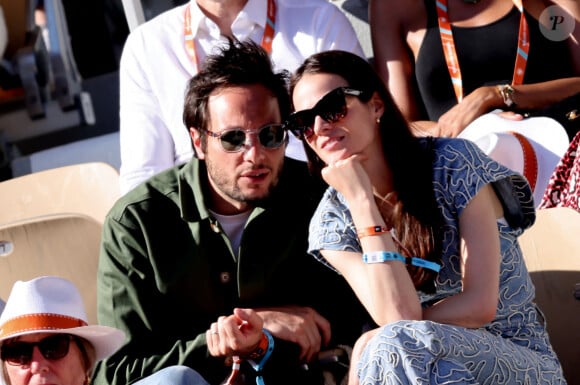 Vianney et sa femme Catherine Robert - Célébrités dans les tribunes des Internationaux de France de tennis de Roland Garros 2024 à Paris le 7 juin 2024. © Jacovides-Moreau/Bestimage 