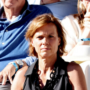 Muriel Robin et sa femme Anne Le Nen - Célébrités dans les tribunes des Internationaux de France de tennis de Roland Garros 2024 à Paris le 7 juin 2024. © Jacovides-Moreau/Bestimage 