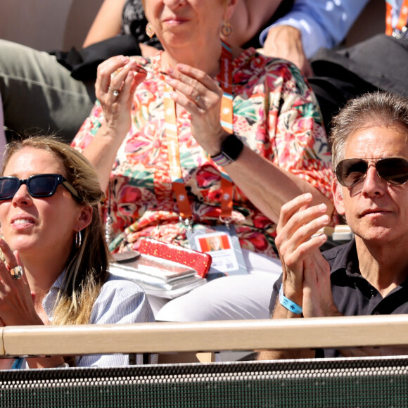 Ben Stiller avec sa femme Christine Taylor - Célébrités dans les tribunes des Internationaux de France de tennis de Roland Garros 2024 à Paris le 7 juin 2024. © Jacovides-Moreau/Bestimage 