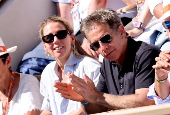 Ben Stiller avec sa femme Christine Taylor - Célébrités dans les tribunes des Internationaux de France de tennis de Roland Garros 2024 à Paris le 7 juin 2024. © Jacovides-Moreau/Bestimage 