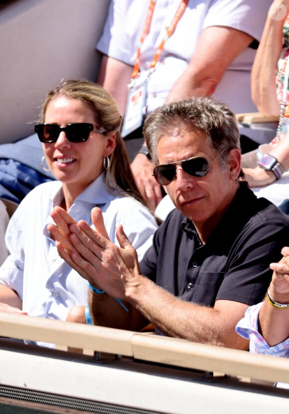 Ben Stiller avec sa femme Christine Taylor - Célébrités dans les tribunes des Internationaux de France de tennis de Roland Garros 2024 à Paris le 7 juin 2024. © Jacovides-Moreau/Bestimage 