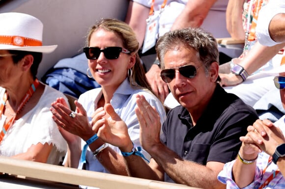 Ben Stiller avec sa femme Christine Taylor - Célébrités dans les tribunes des Internationaux de France de tennis de Roland Garros 2024 à Paris le 7 juin 2024. © Jacovides-Moreau/Bestimage 