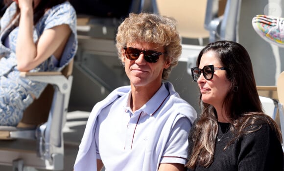 Gustavo Kuerten, sa femme Mariana Soncini - Célébrités dans les tribunes des Internationaux de France de tennis de Roland Garros 2024 à Paris le 7 juin 2024. © Jacovides-Moreau/Bestimage 