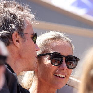 Avec son mari Arthur Sadoun, elle s'est rendue à Roland-Garros
Anne-Sophie Lapix et son mari Arthur Sadoun - Célébrités dans les tribunes des Internationaux de France de tennis de Roland Garros 2024 à Paris. © Jacovides-Moreau/Bestimage 