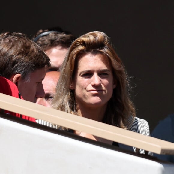 Amélie Mauresmo - Célébrités dans les tribunes des Internationaux de France de tennis de Roland Garros 2024 à Paris le 7 juin 2024. © Jacovides-Moreau/Bestimage 