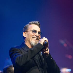 En effet, pour Florent Pagny, la consommation doit être légalisée mais contrôlée chez les jeunes vingtenaires.
Le chanteur Florent Pagny se produit lors d'un concert de charité organisé par le Gouverneur Militaire de Paris au profit des Bleuets de France, des soldats blessés et des victimes du terrorisme à la Salle Pleyel à Paris, le 30 mai 2024. David Boyer/ABACAPRESS.COM